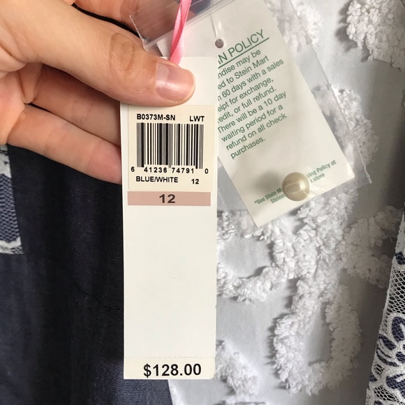 NEW Kelly & Diane Woman's Size 4 Sleeveless Top & Skirt set Navy and White Lace - Picture 4 of 8